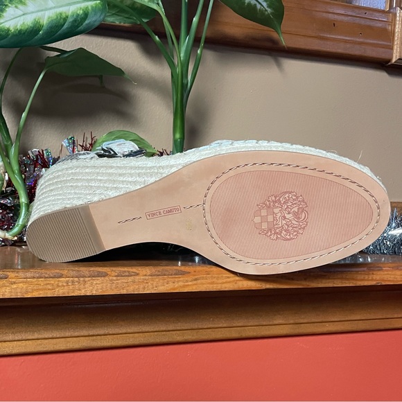 VINCE CAMUTO LEATHER ESPADRILLE WEDGE VENERLY TAUPE SILVER. SIZE 11W. - Picture 4 of 8